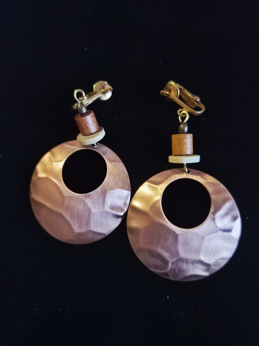 Lovisa Copper Hammered Circle Clip-On Earrings with Wood Beads